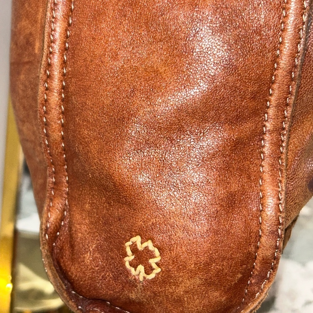Vintage  Lucky Brand Abby lamb leather fold over messenger bag - Picture 13 of 14